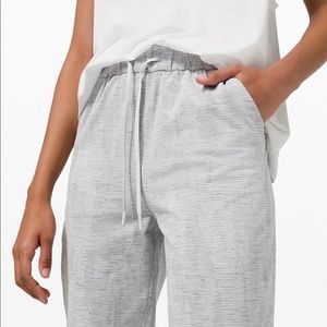 *NWOT* Lululemon Stretch High-Rise Jogger